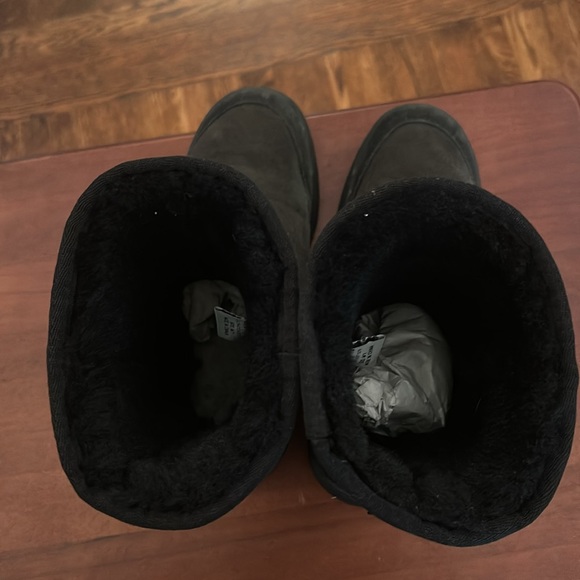 Ugg Ultimate Short Women’s Black - Picture 3 of 4